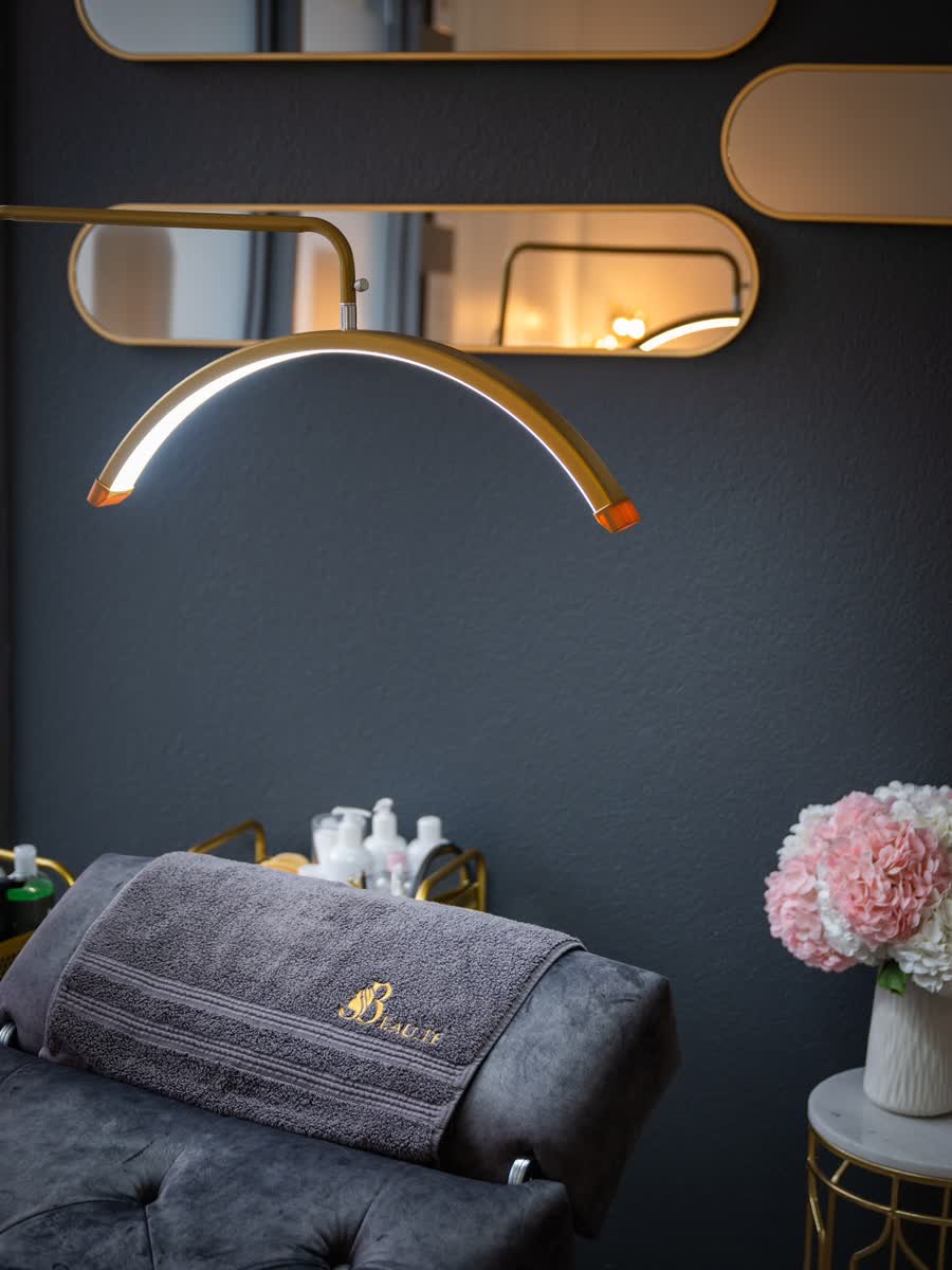 Behandlungsraum im Microblading Studio BEAU.TÉ in Steinhausen